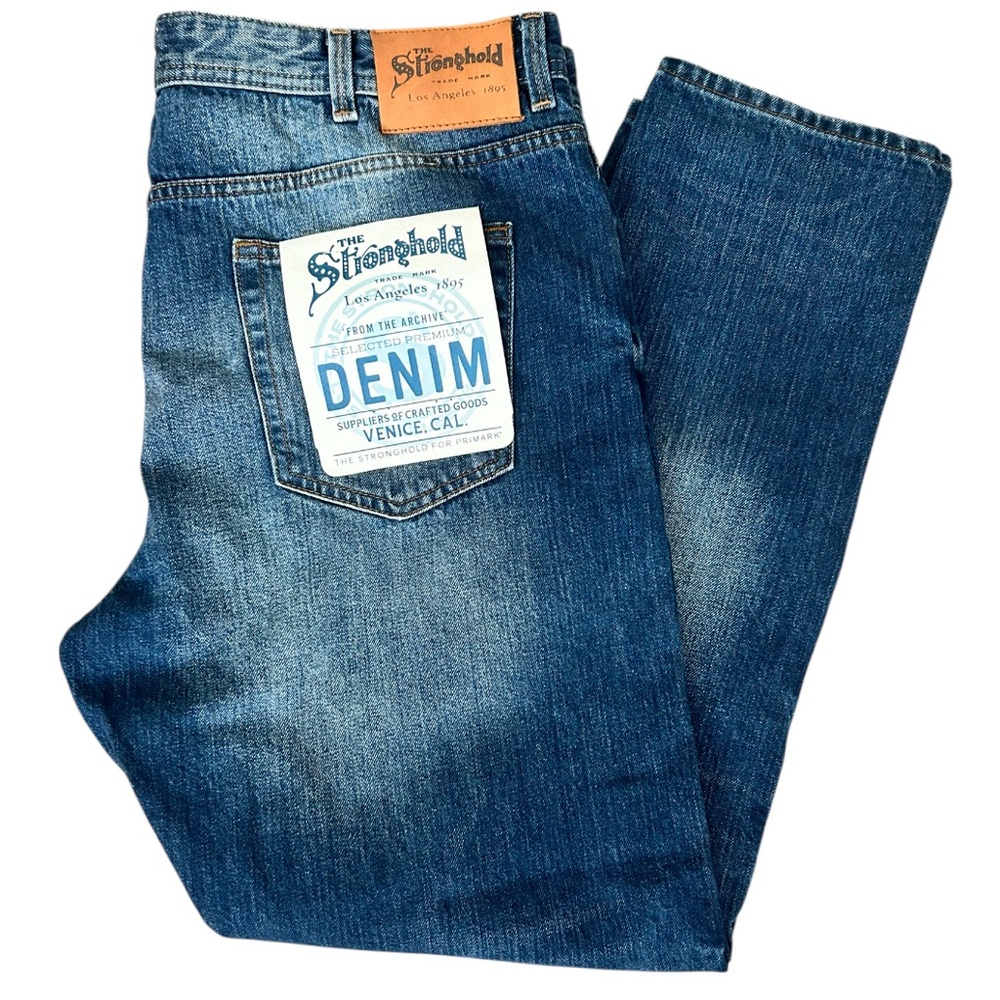 The Stronghold Selvedge Relaxed Tapered Jeans Men's 38Wx32L Blue Button Fly NWT